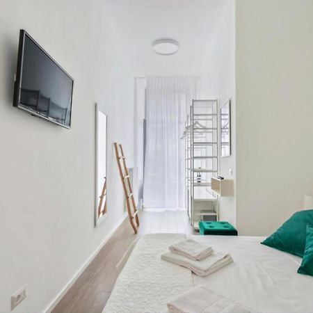 Sofia Lake Suite Комо Екстериор снимка