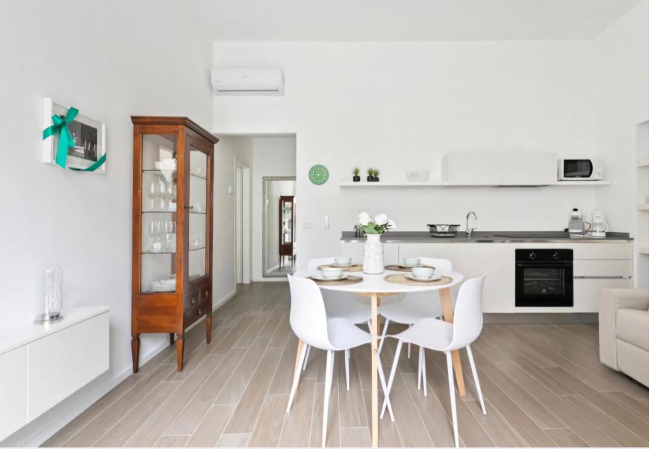 Sofia Lake Suite Комо Екстериор снимка