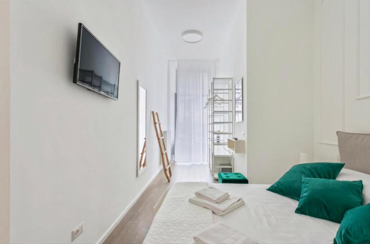 Sofia Lake Suite Комо Екстериор снимка