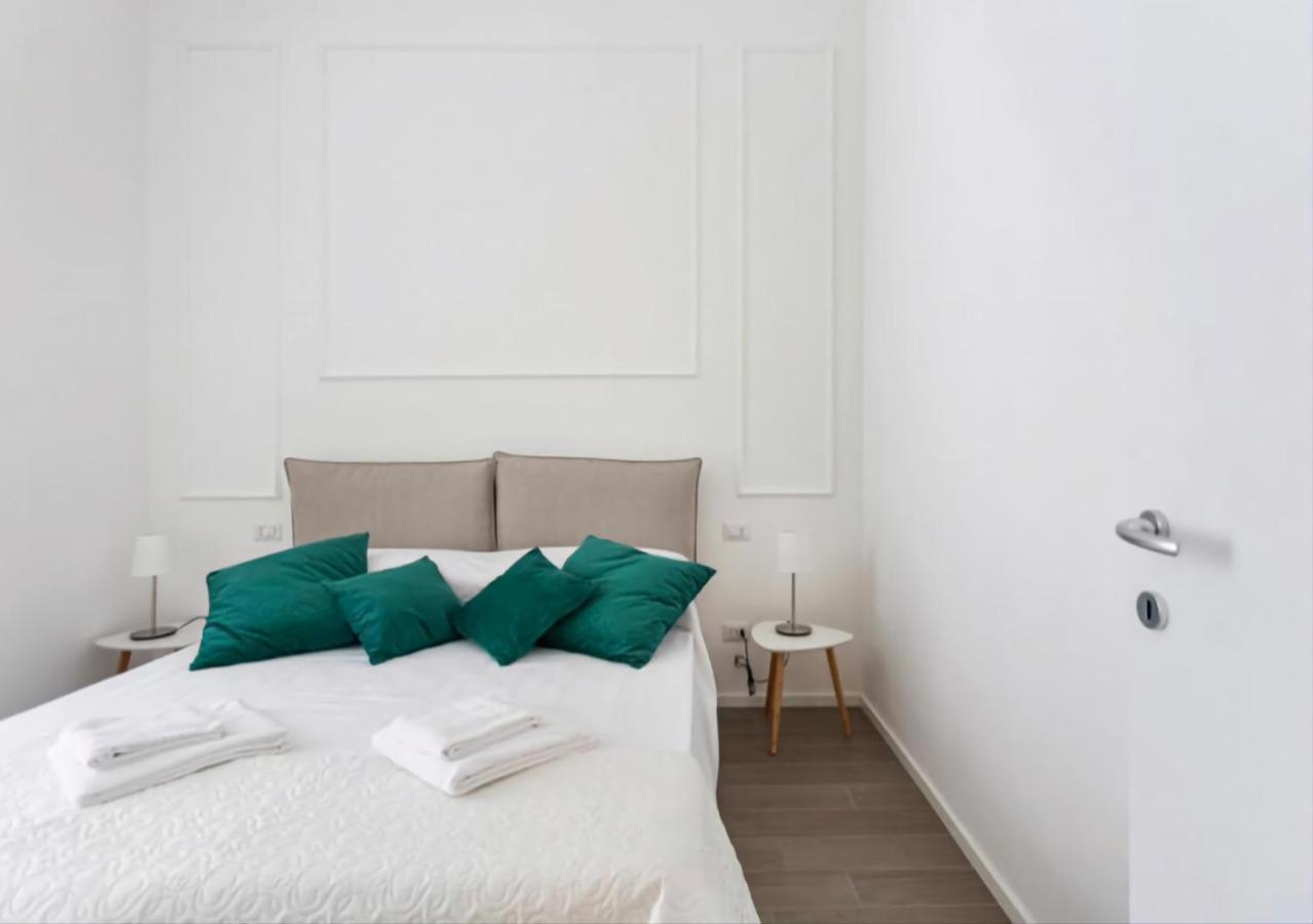 Sofia Lake Suite Комо Екстериор снимка
